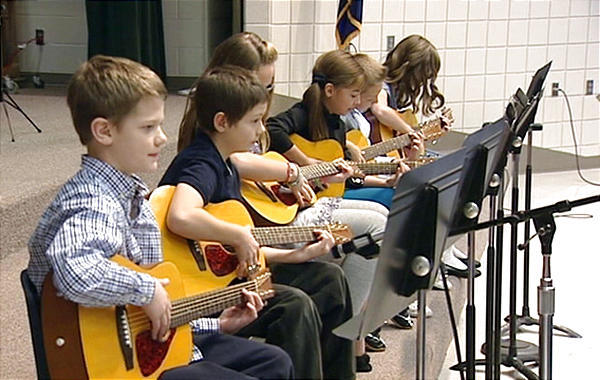 kids guitar class.jpg